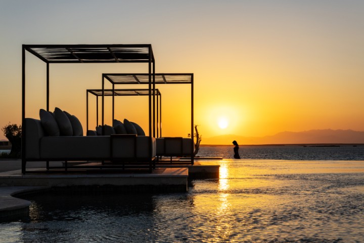 Oraya swimming pool, Sindalah